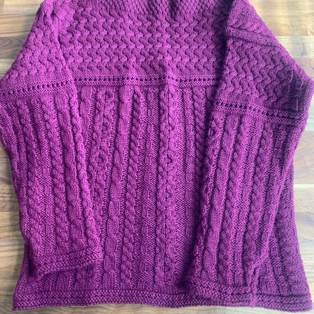 NWOT COZY Fine Merino Wool Irish made Cable fishermen Knit Cardigan Wine / Cran - Picture 2 of 2